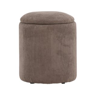 Brun manchester sittpuff Nymberhush med förvaringslock i ett modernt vardagsrum