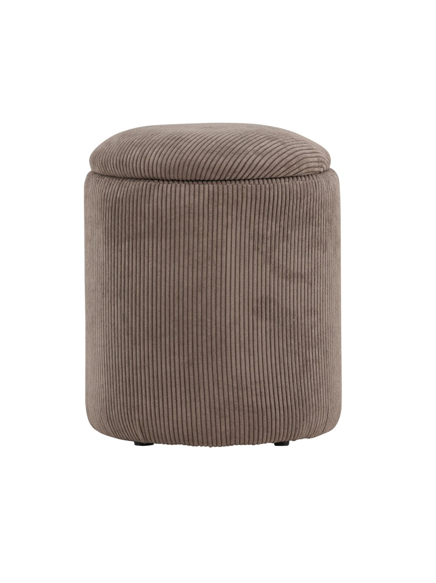 Brun manchester sittpuff Nymberhush med förvaringslock i ett modernt vardagsrum