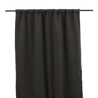 Mörkläggande gardin 2-pack Molndans i mörkgrå färg hängande med dolda hällor