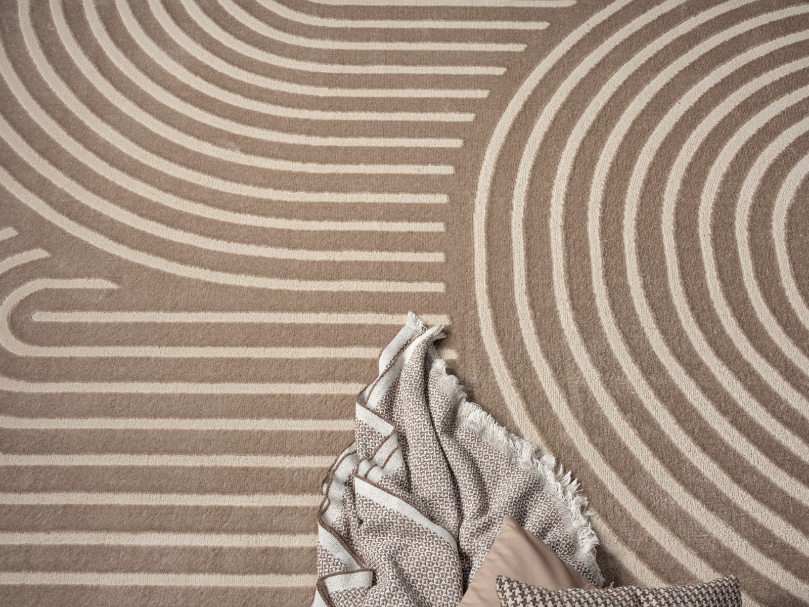 Kvadrat Bella Zen Mörkbeige - Image 4