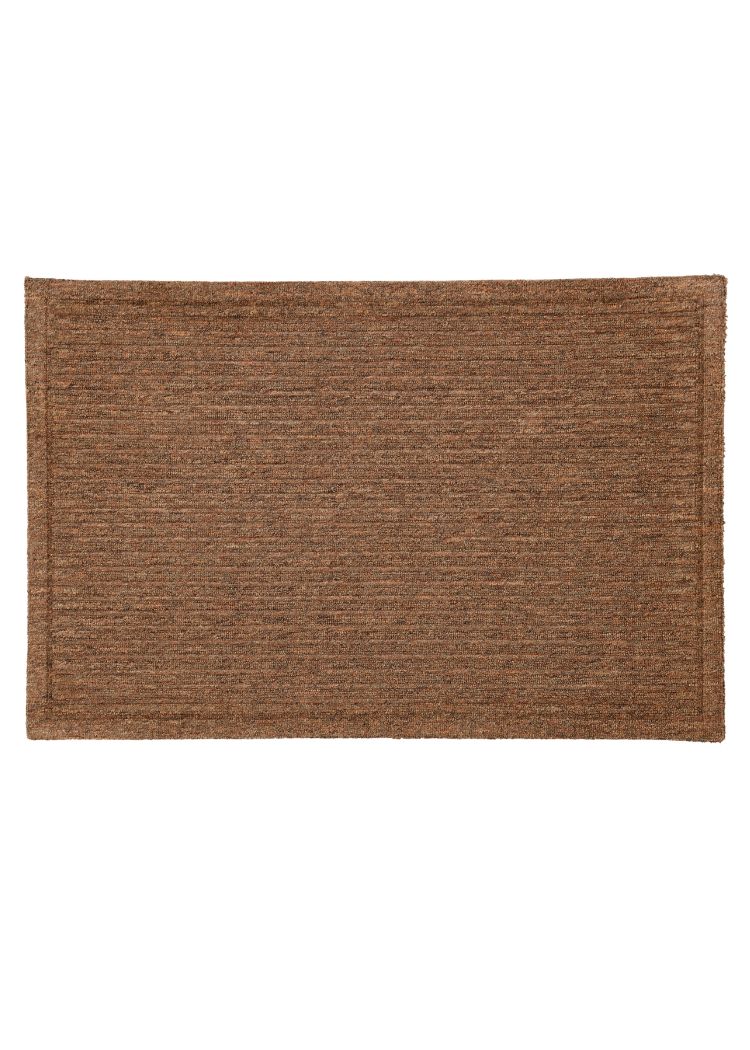 Naturfärgad polypropylen dörrmatta med 8 mm tjocklek placerad vid entrédörr