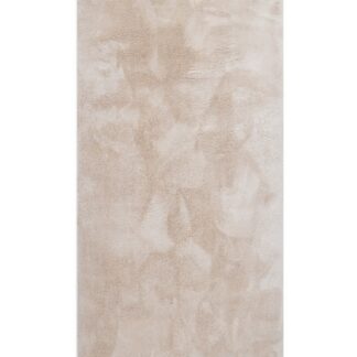 Fluffig beige ryamatta i polyester med tjock och mjuk struktur i modernt vardagsrum