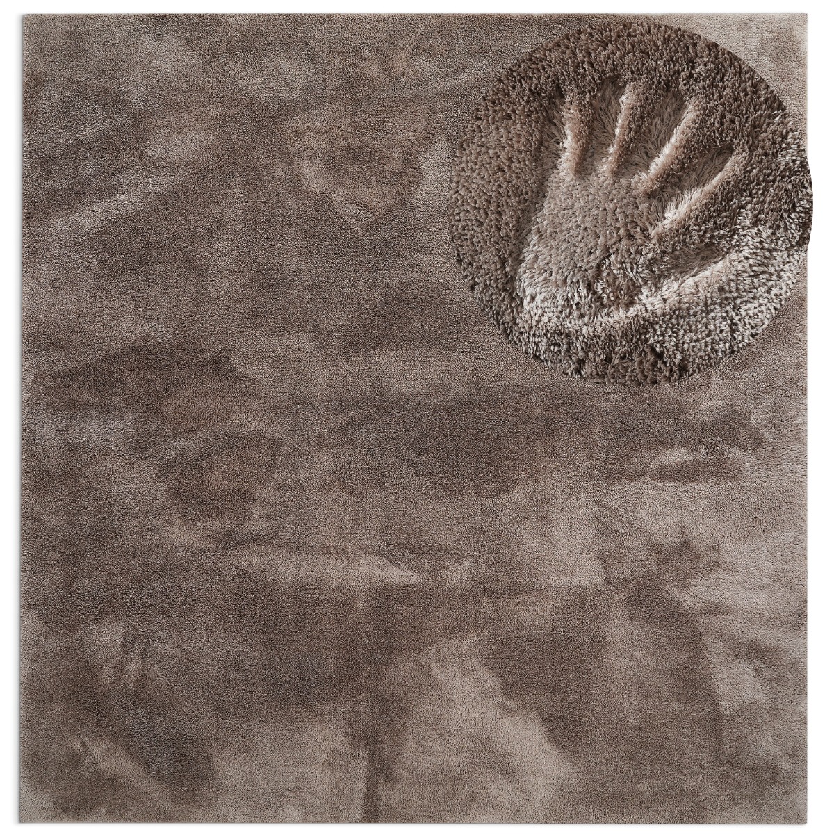 Mjukt och tjockt taupefärgat ryamatta i polyester med flätad textur