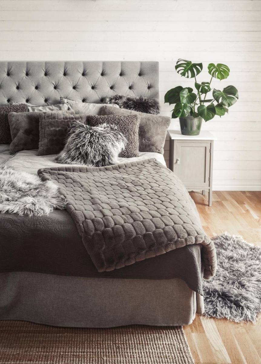 Fluffy Grå Kudde - Image 4