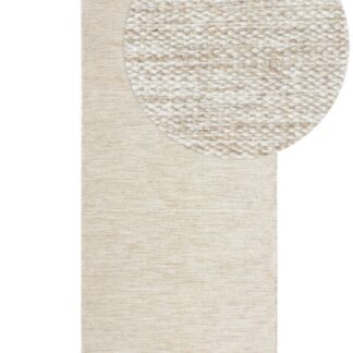 Beige ullmatta Lunda med kortskuren yta och modern design i hemmiljö