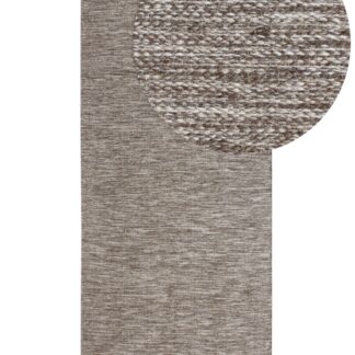 Greige ullmatta Lunda med kortskuren yta i elegant neutral ton placerad i vardagsrum