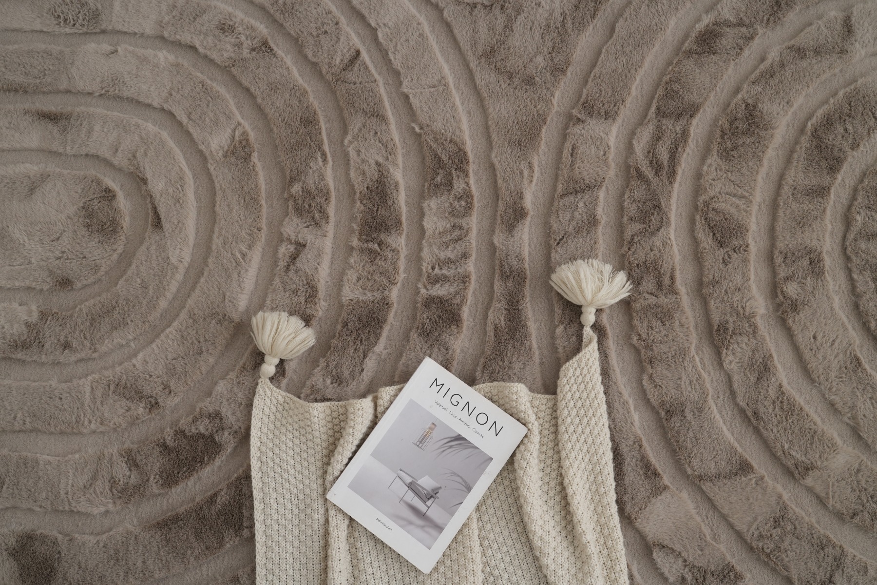 Rund Matta Rabbit Zen Taupe - Image 4