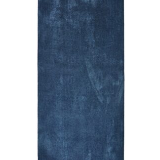Blå mjuk ryamatta i polyester med 2 cm lugg och stabil bakgrund