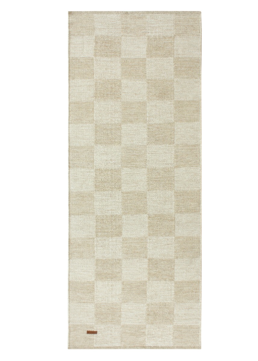 Beige ullgångmatta Webster med rutmönster och kortskuren vävd yta i vardagsrum