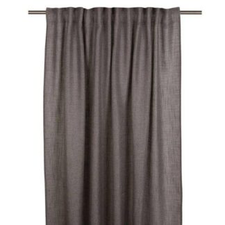 Brooklyn grå multibandsgardiner i tvåpack hängande på grå gardinstång i modernt vardagsrum