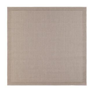 Naturfärgad flatvävd matta i polypropylen för inom- och utomhusbruk med ca 7 mm tjocklek