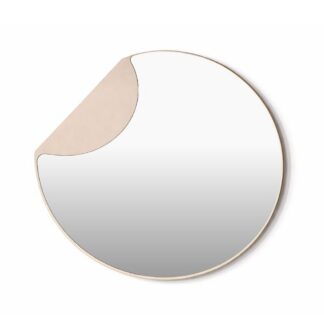 Rund beige Amelta spegel i glas med storlek 80x70 cm monterad på vägg