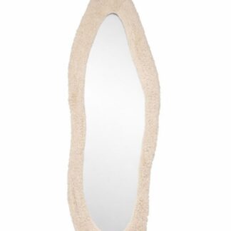 Lida beige spegel med organisk form och mjuk fuskpälsram i glas, storlek 5x193x67 cm